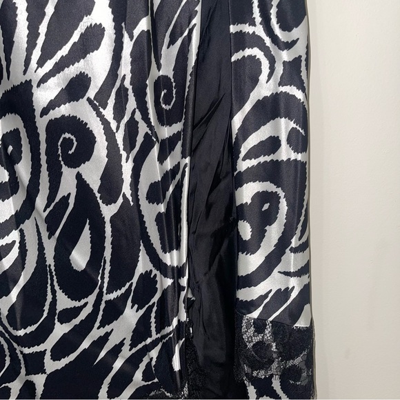 NICHOLAS Sage lace-trimmed printed satin maxi dress - Picture 7 of 11